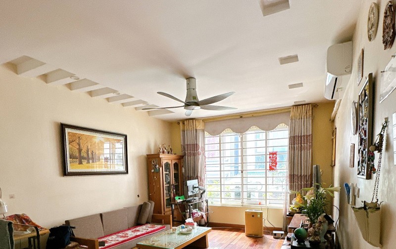 Bán nhà 5 tầng, 48,5 M2, mặt tiền 4M, gara oto - hồ điều hòa Bồ Đề, Long Biên, Hà Nội